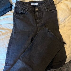 ZARA Women’s Black Raw-Hem Flare Jeans